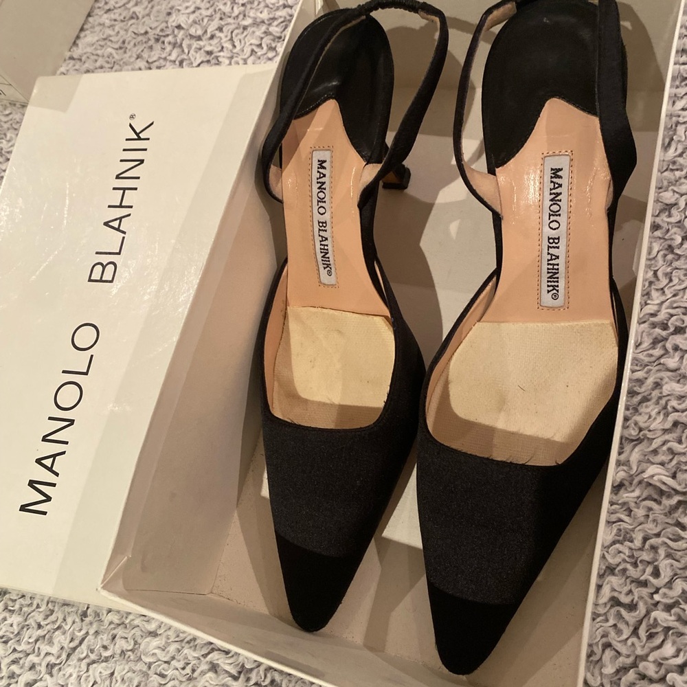 Manolo Blahnik Black Pointed Toe Heels
